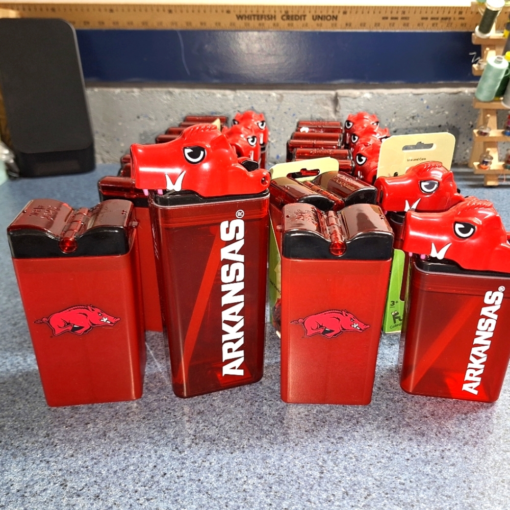 Arkansas Razorbacks Reusable Snack Boxes & Fun Top Drink Boxes, Brand Ne…